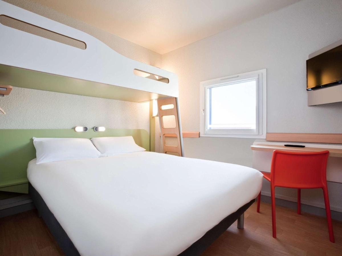 Ibis Budget Pontault Combault Rn4 Marne La Vallee Exterior photo